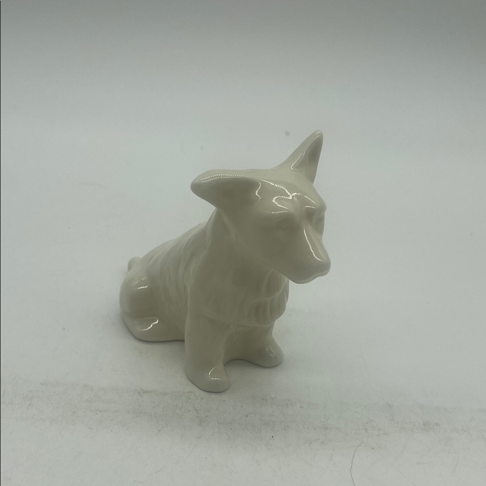 BELLEEK IRELAND SCOTTIE TERRIER 3RD GREEN MARK 3 1/2" DOG FIGURINE 1965-1980